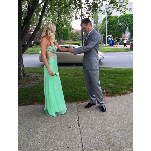 👗 Mint Green Jovani Prom Dress 👗 - Picture 2 of 3